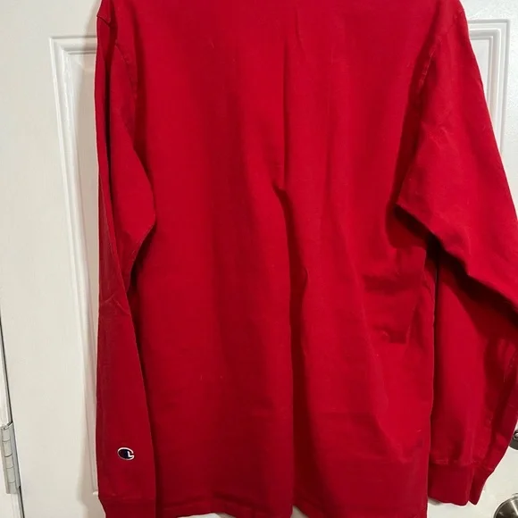2/$30 Champion Men’s Large Classic Red Crewneck Shirt - Picture 5 of 6